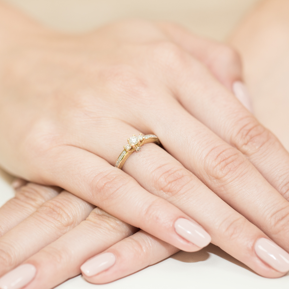 Pierścionek zaręczynowy z zółtego złota z brylantami 0.42 ct 4
