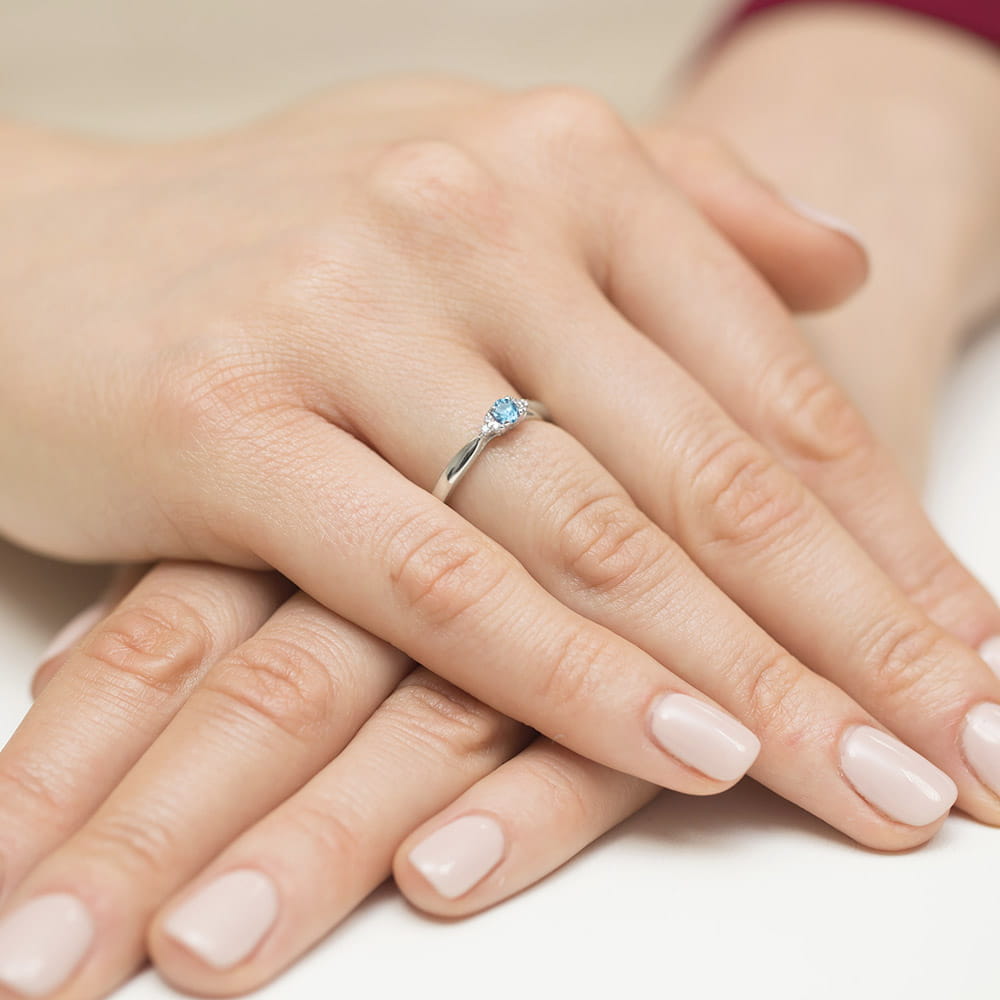 Pierścionek zaręczynowy z brylantami i topazem 0.03ct 2