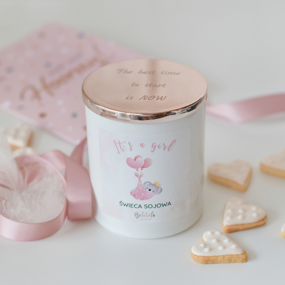 Naturalna świeca sojowa BABY SHOWER DZIEWCZYNKA - GRAWER gratis 3