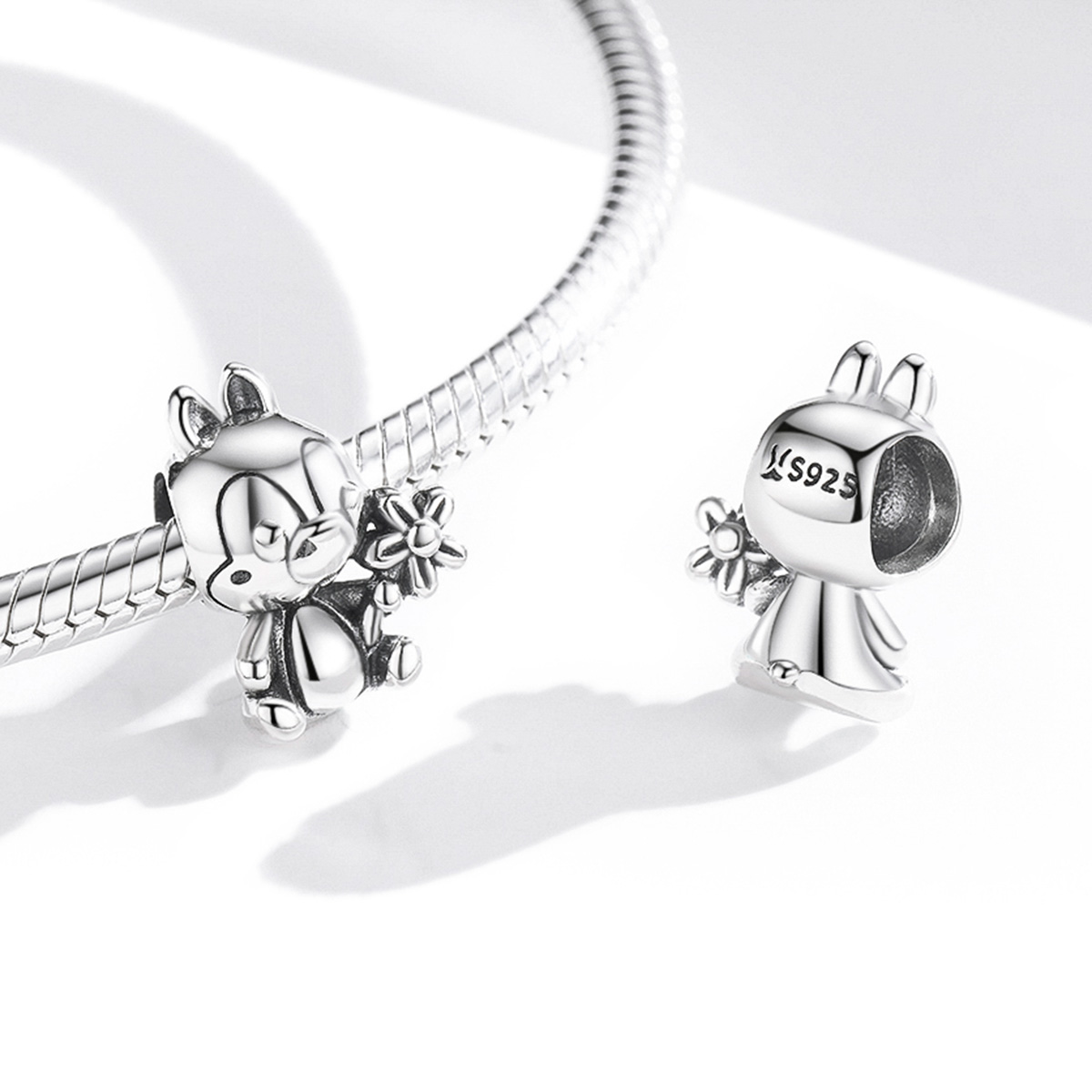 Charms Króliczek z kwiatami FUG0783 3
